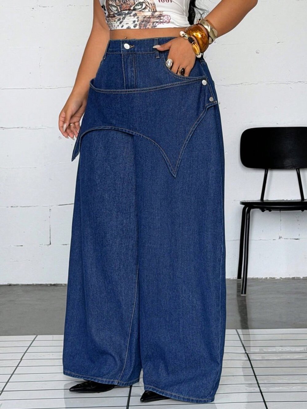 Medium Wash Casual Women's Button Pocket Zipper Fly Wide-Leg Long Baggy Jeans - Picture 4 of 5